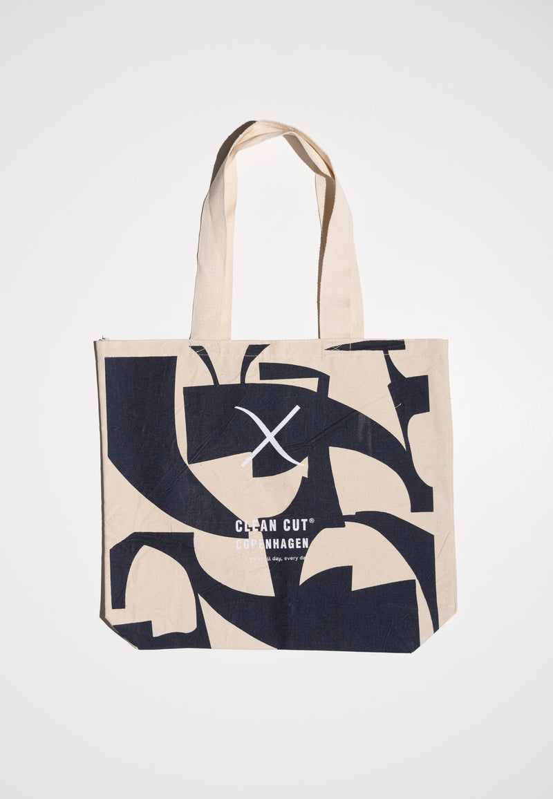 Clean Cut Copenhagen William Tote Bag Bags Dark Navy/Ecru